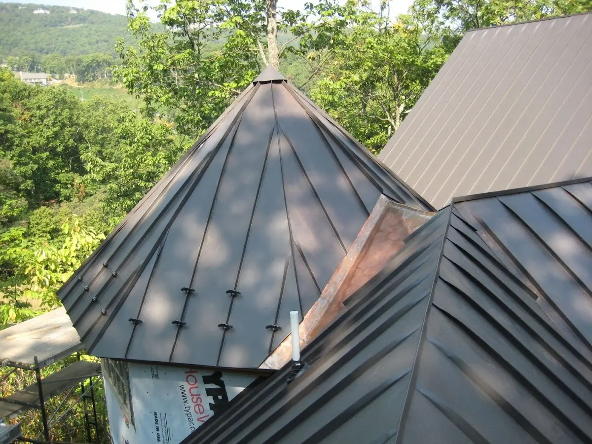 Professional Roof Tarp Installation by Craftsman Roofing in Valencia Hill